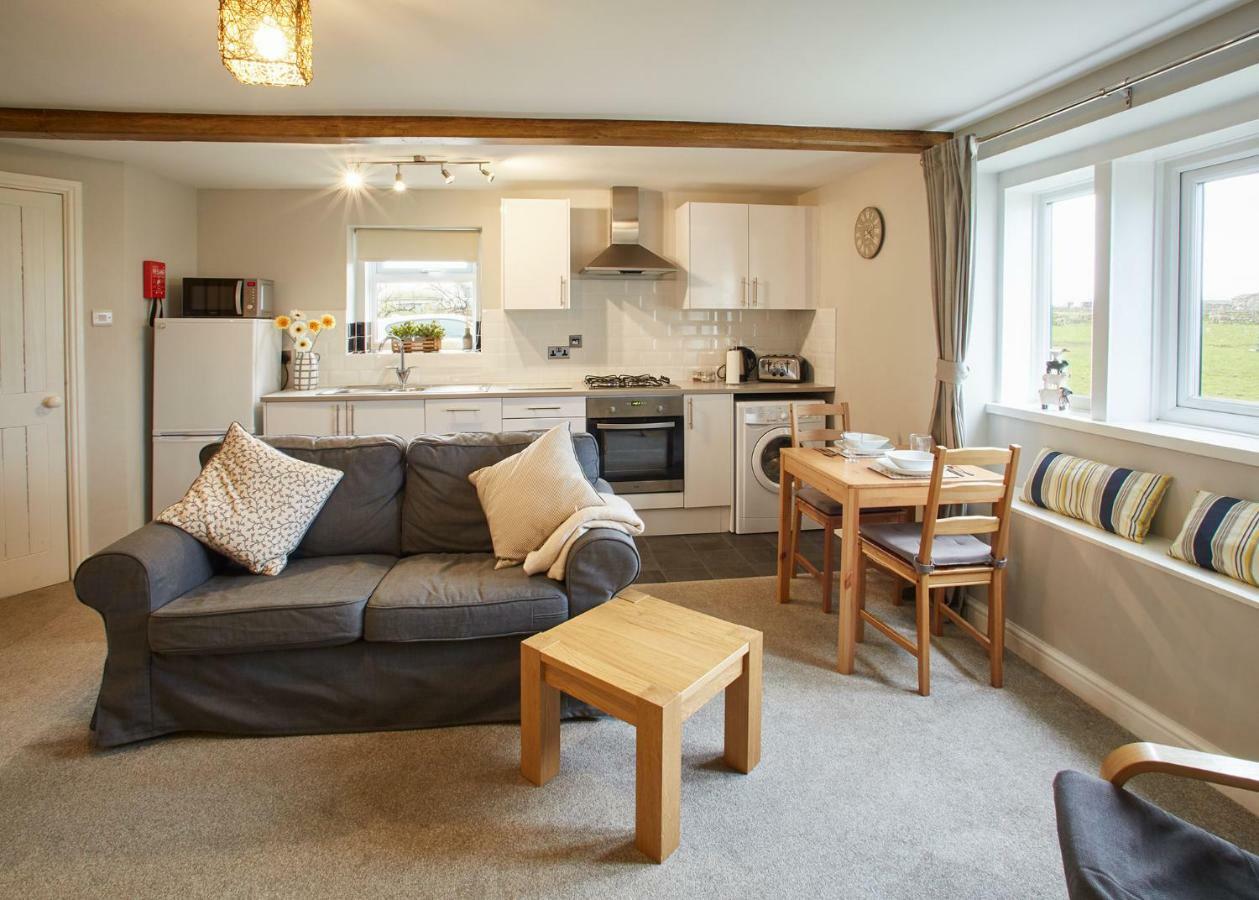 Host & Stay - Cosy Cottage Emley Kültér fotó