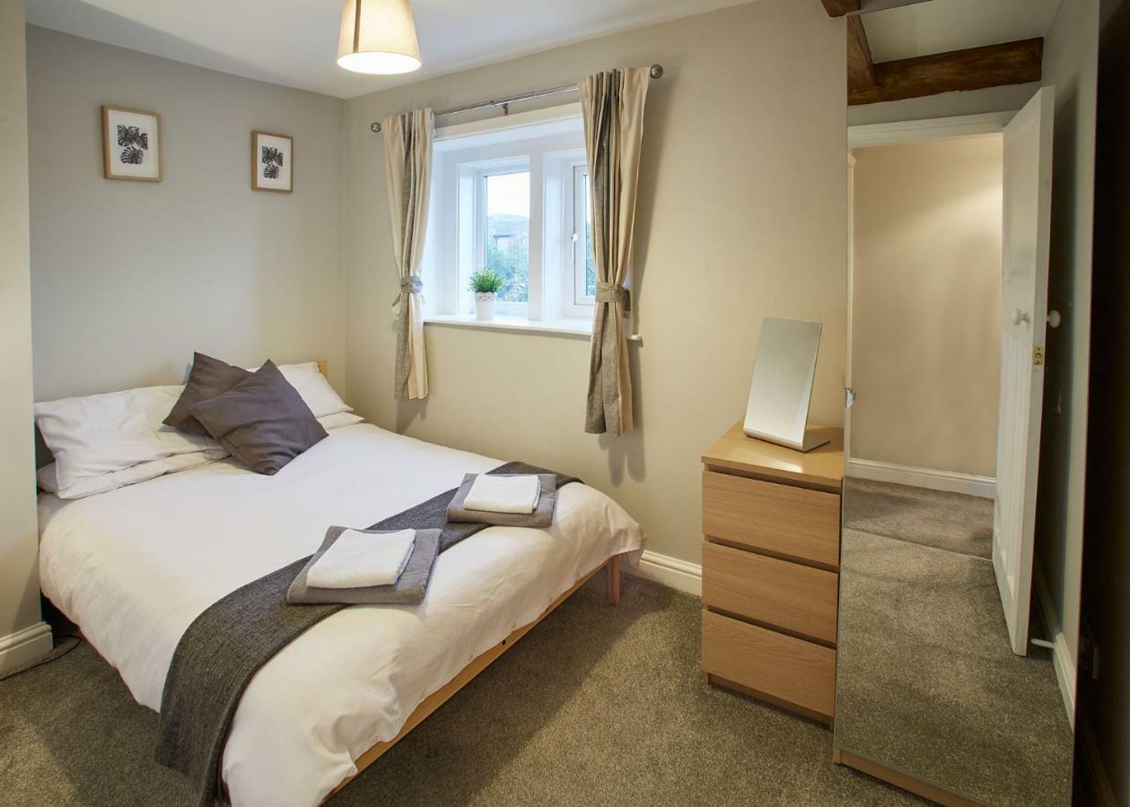 Host & Stay - Cosy Cottage Emley Kültér fotó