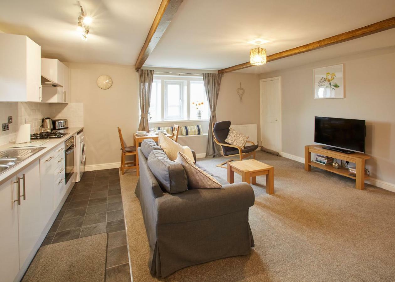 Host & Stay - Cosy Cottage Emley Kültér fotó